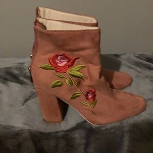 Cape robbin pink suade boots